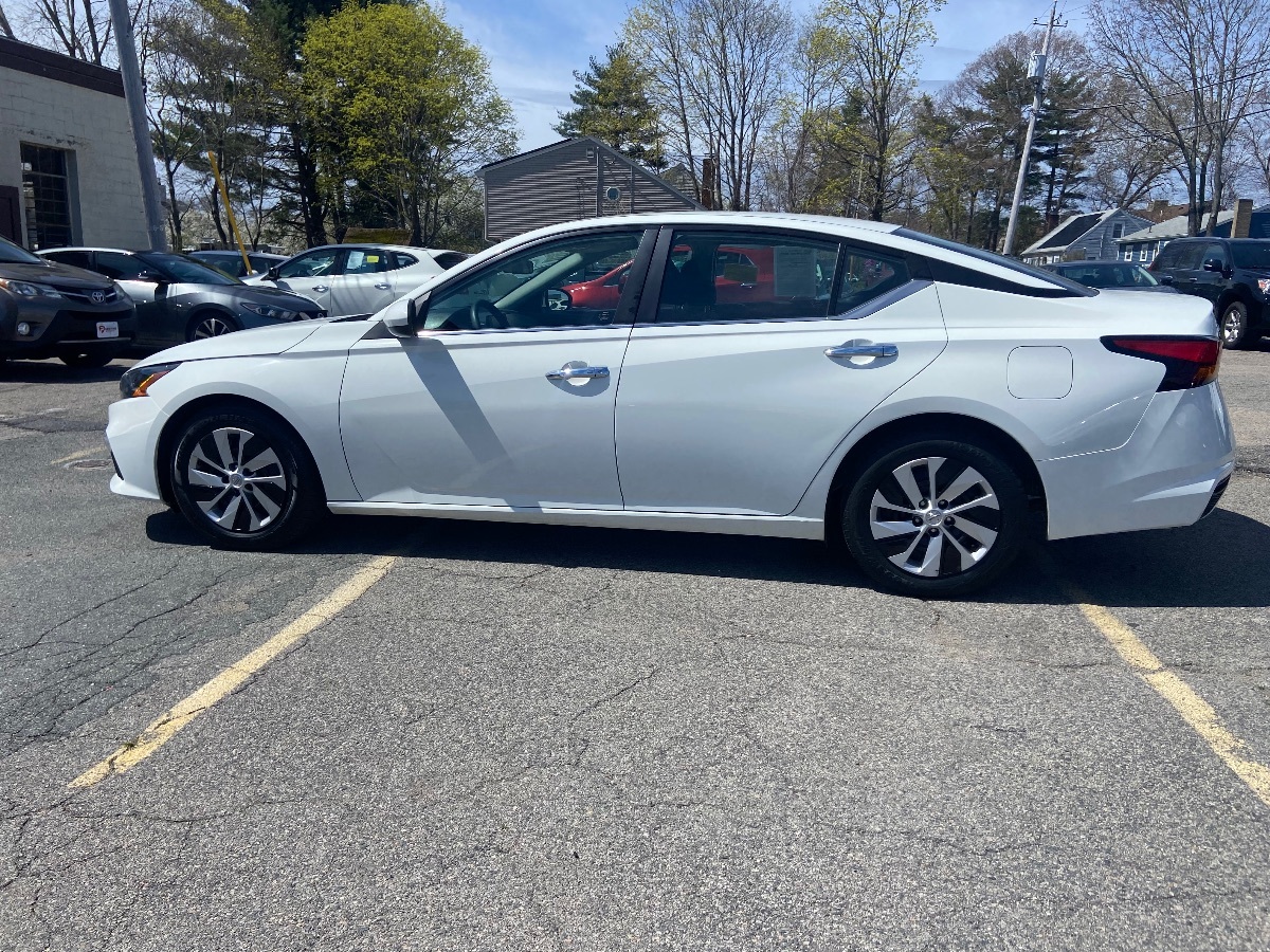 2022 Nissan Altima 2.5 S 9