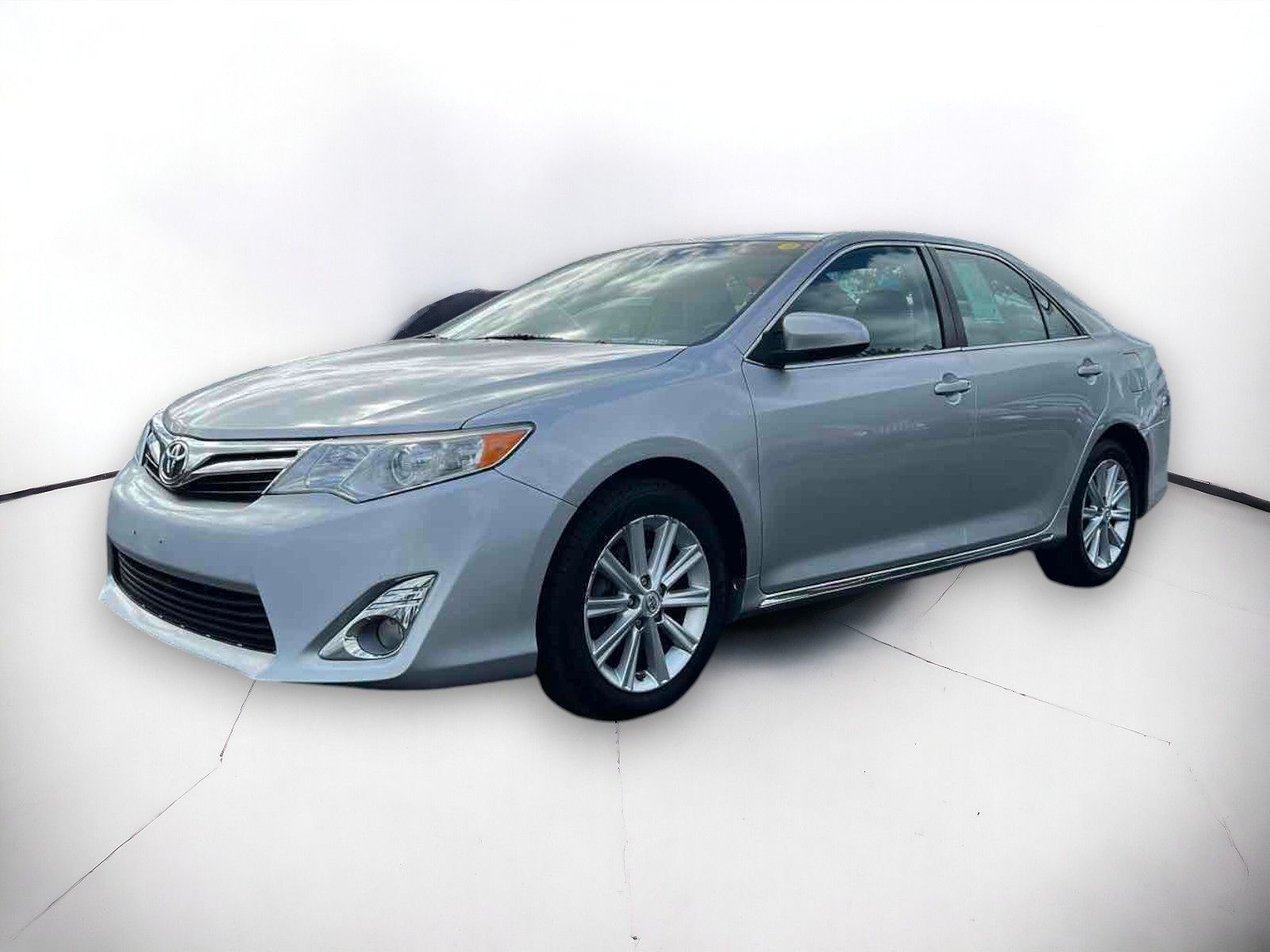 2012 Toyota Camry XLE 2