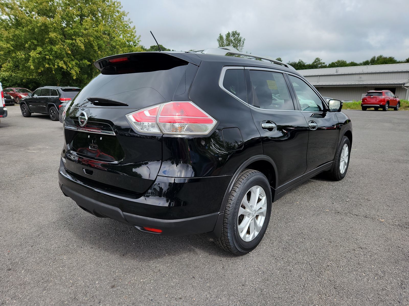 2015 Nissan Rogue SV 4