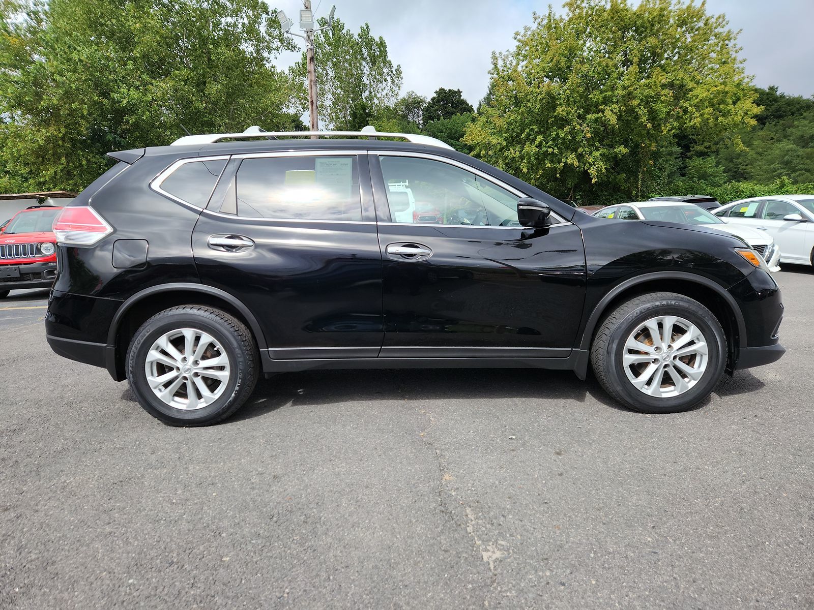 2015 Nissan Rogue SV 6