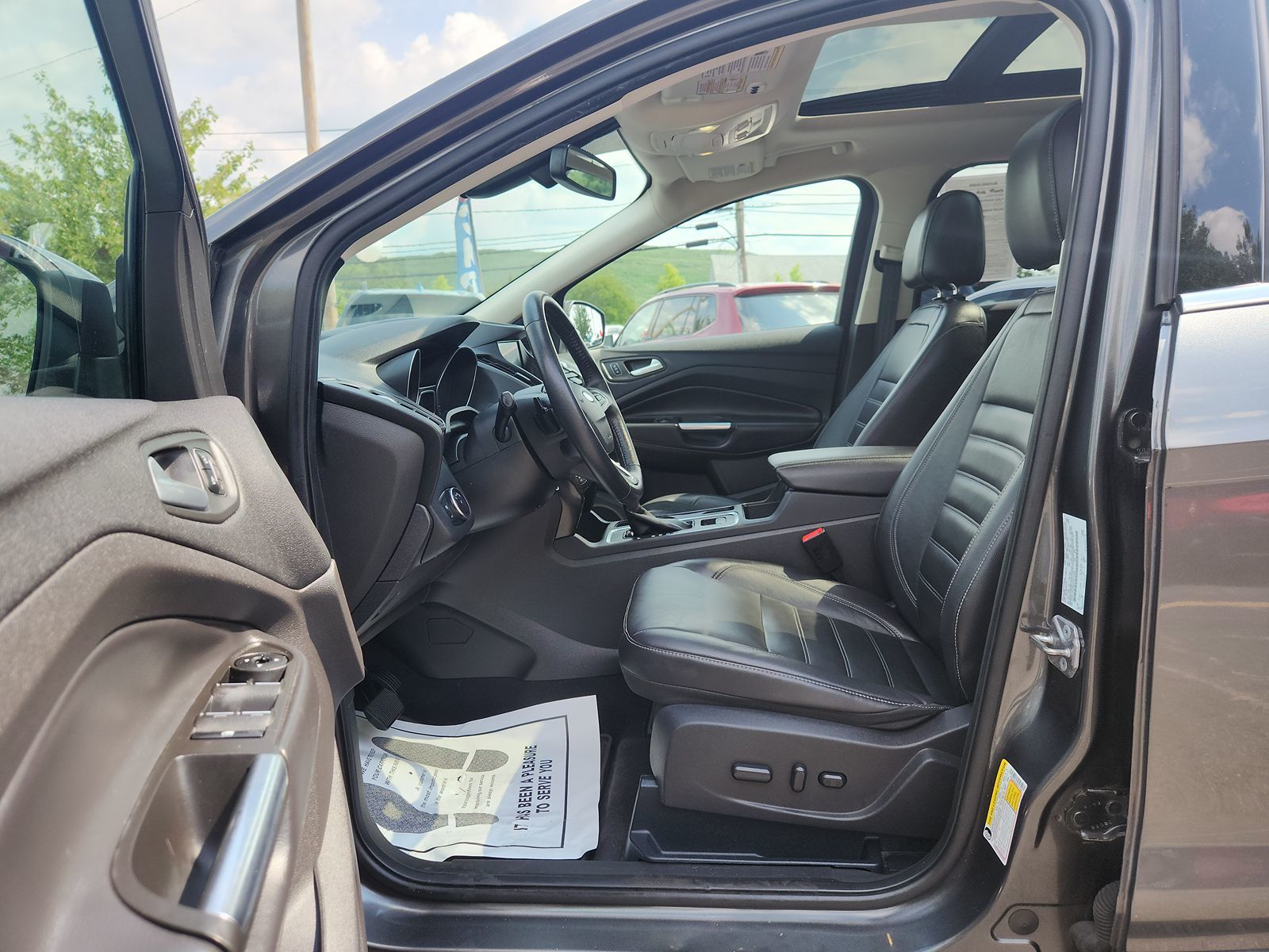 2017 Ford Escape Titanium 33