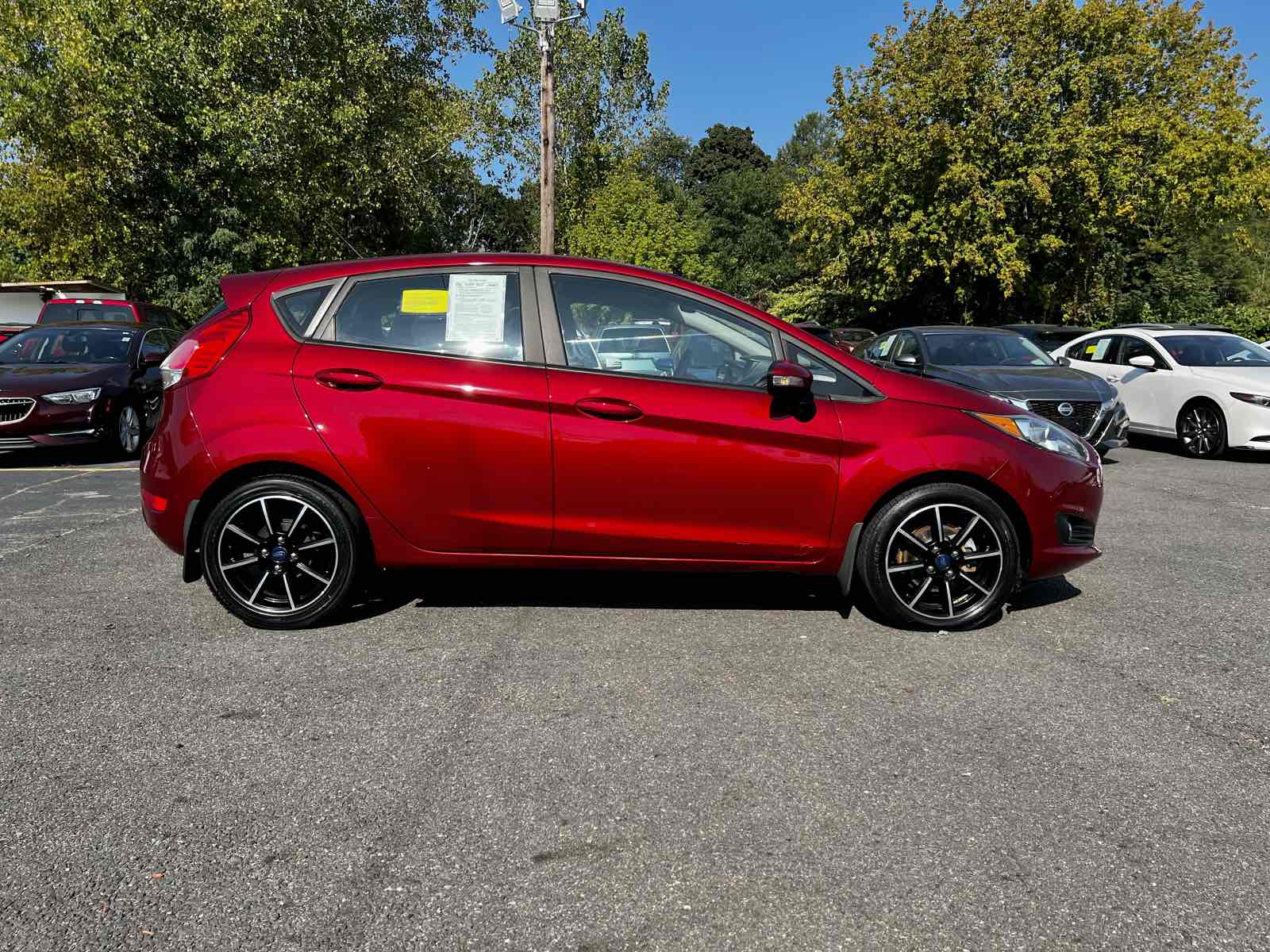 2015 Ford Fiesta SE 8