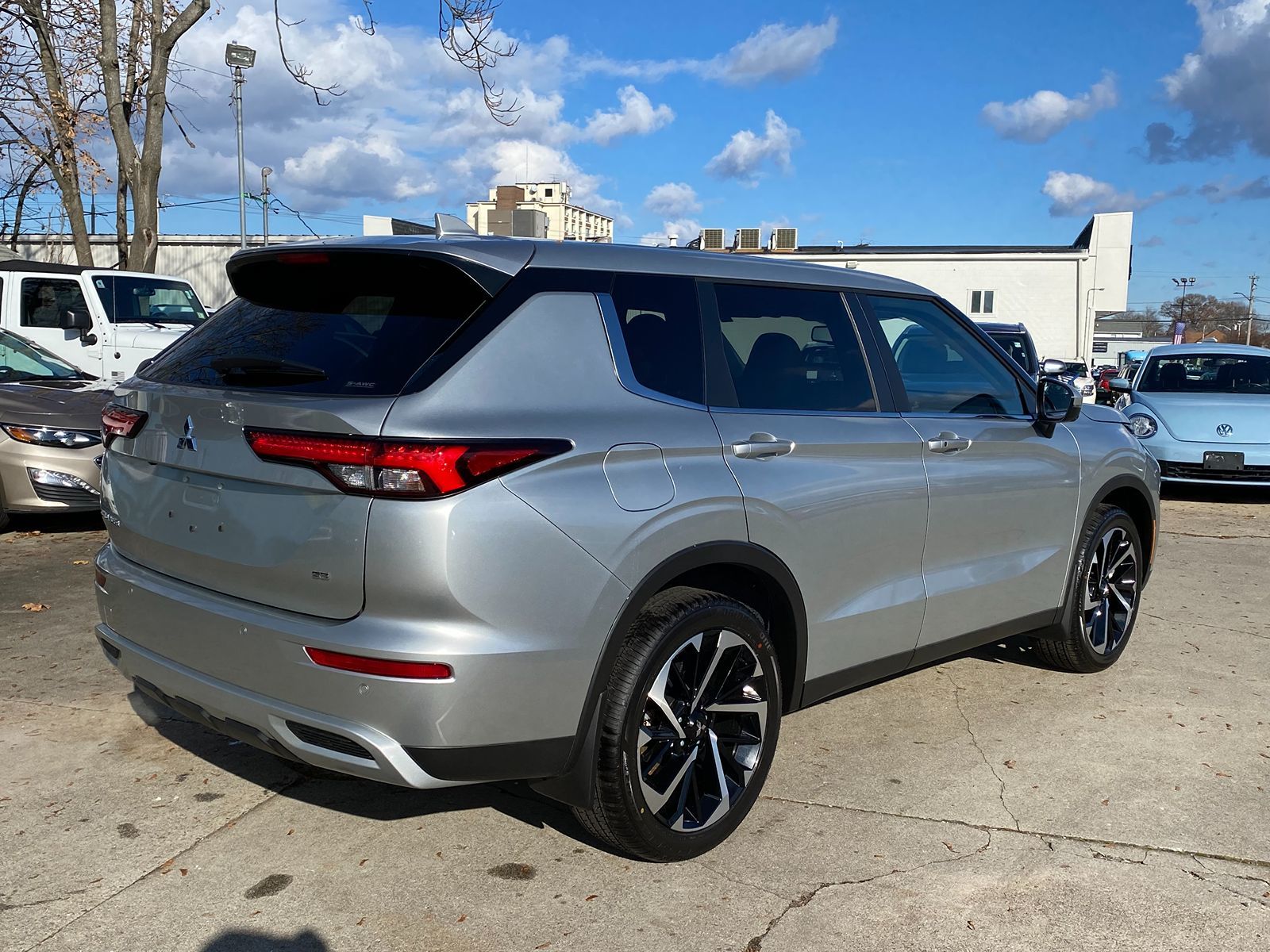 2024 Mitsubishi Outlander SE 10