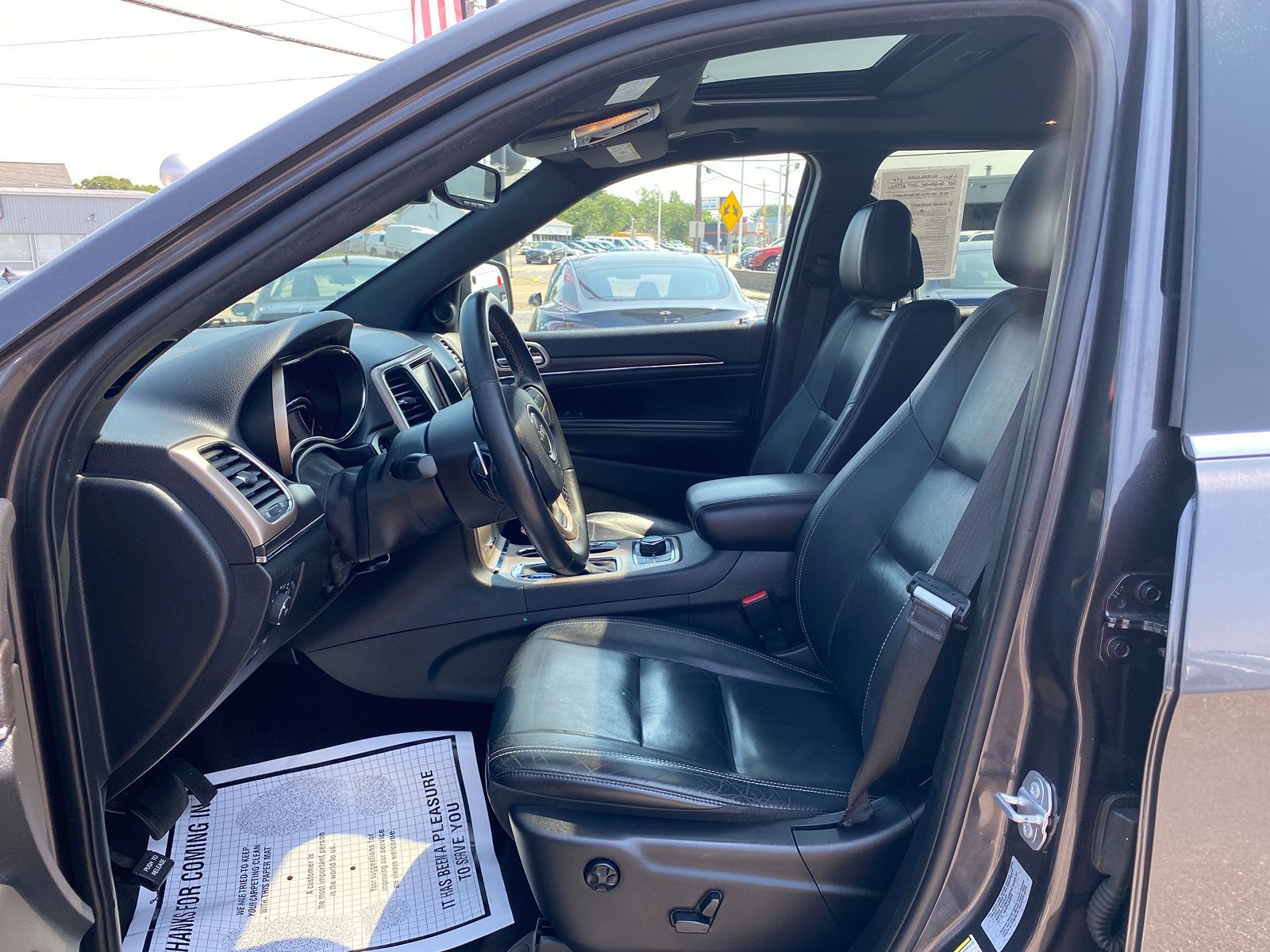 2017 Jeep Grand Cherokee Limited 30