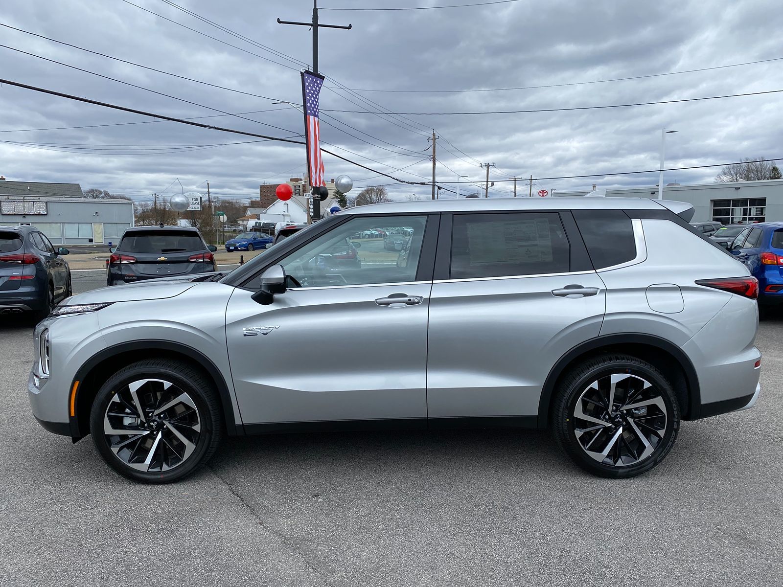 2024 Mitsubishi Outlander PHEV SE 7