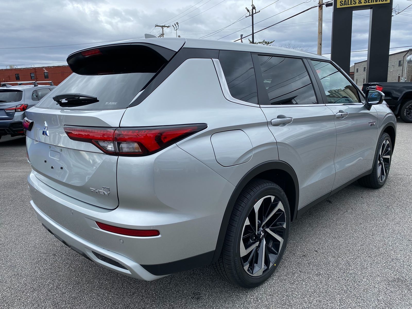 2024 Mitsubishi Outlander PHEV SE 3