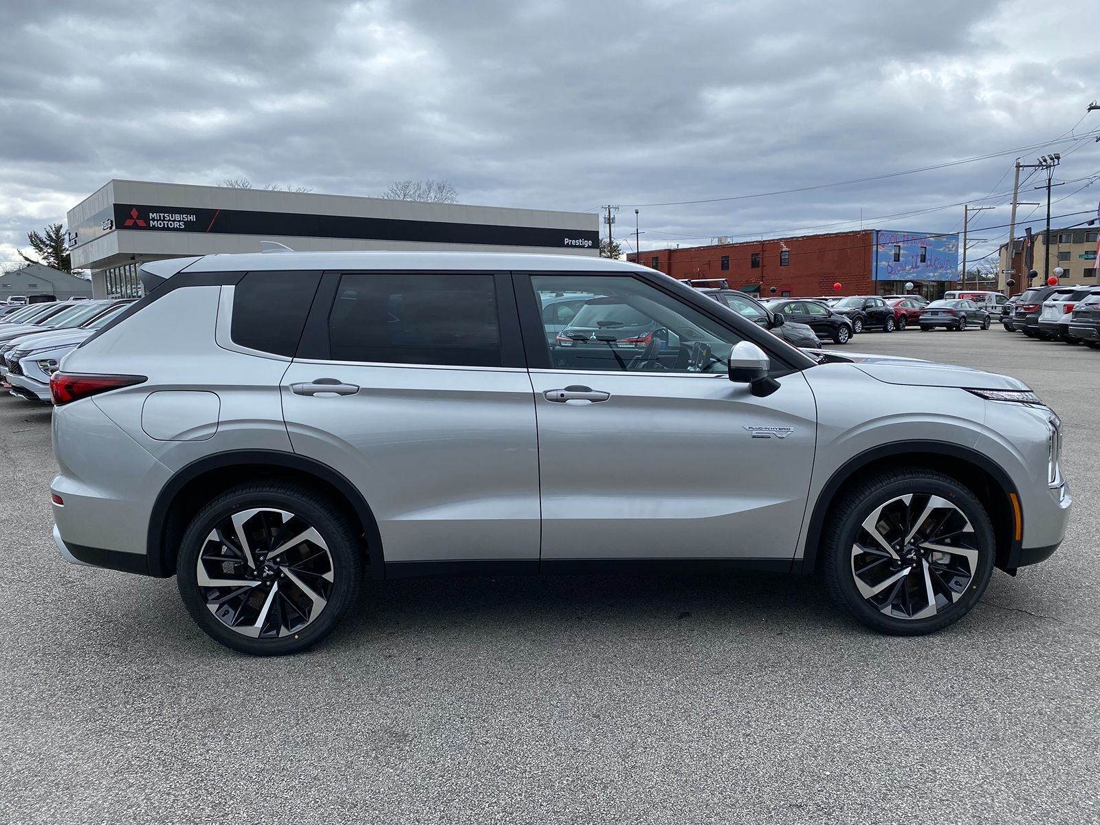 2024 Mitsubishi Outlander PHEV SE 6