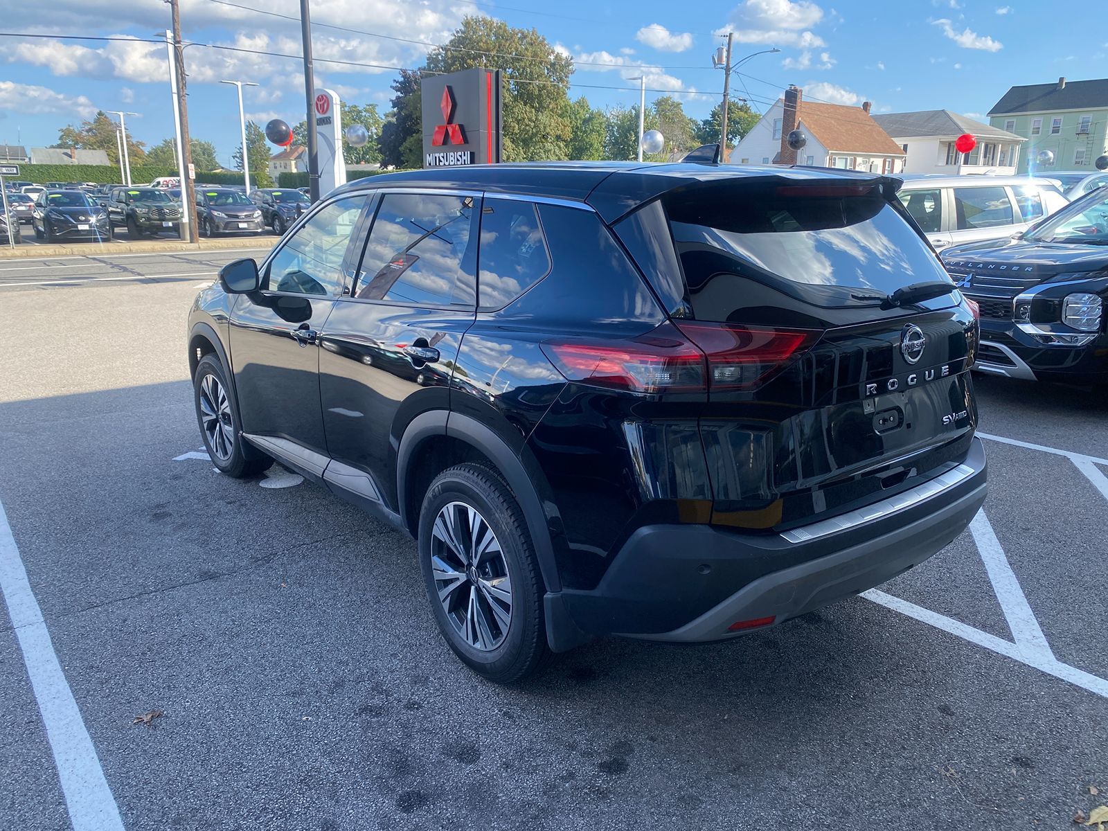 2021 Nissan Rogue SV 3