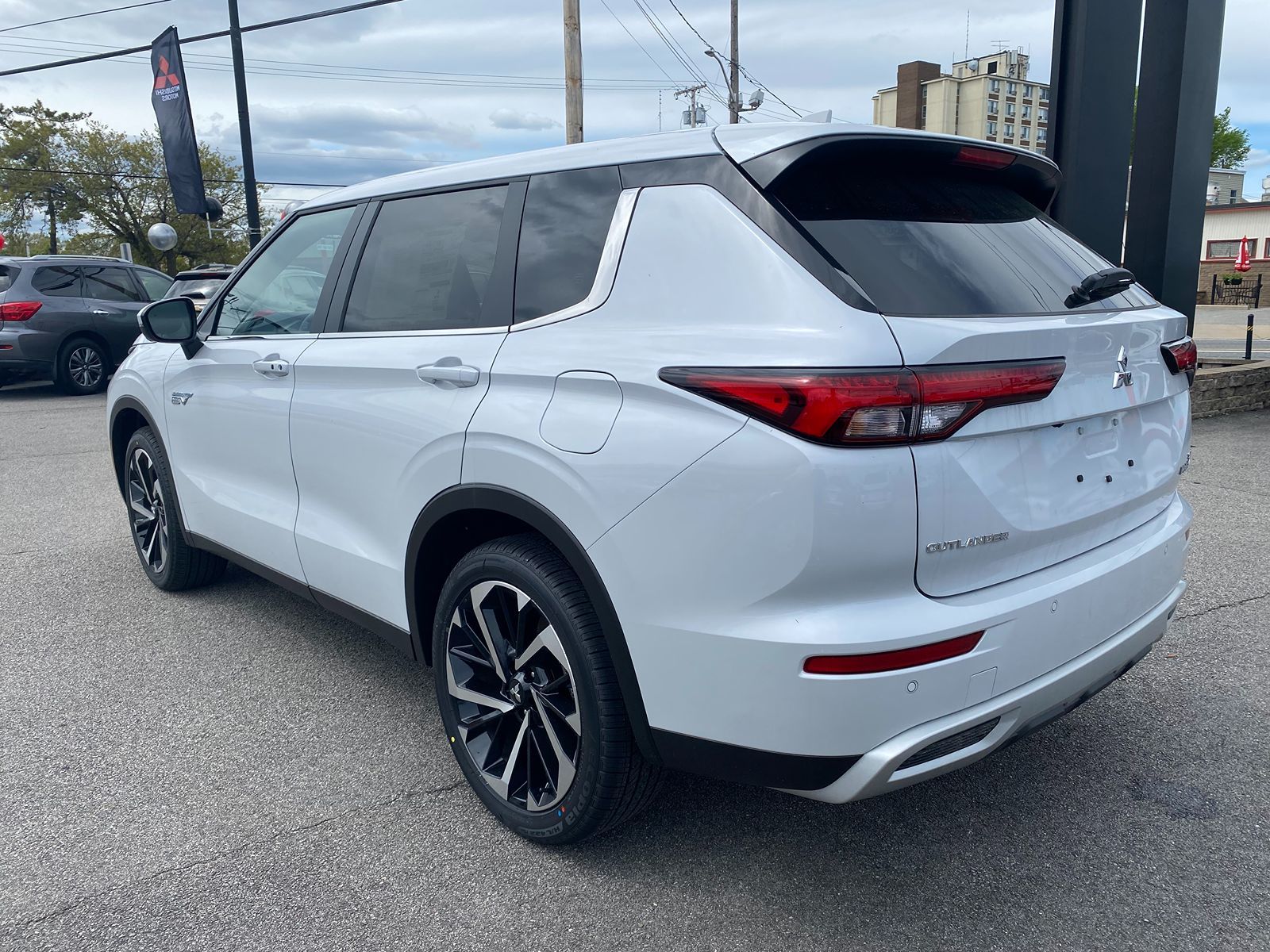 2024 Mitsubishi Outlander PHEV SE 4