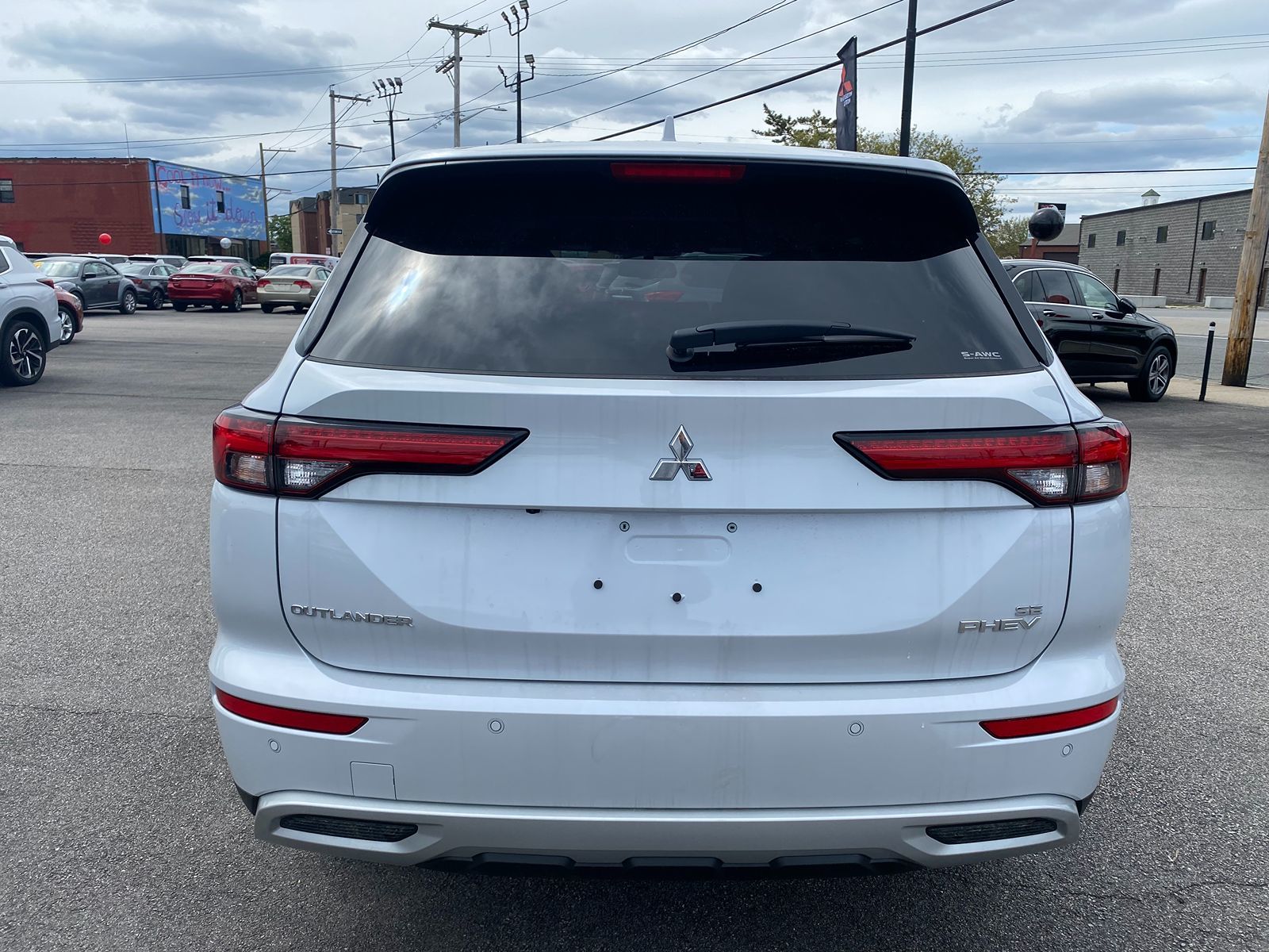 2024 Mitsubishi Outlander PHEV SE 10