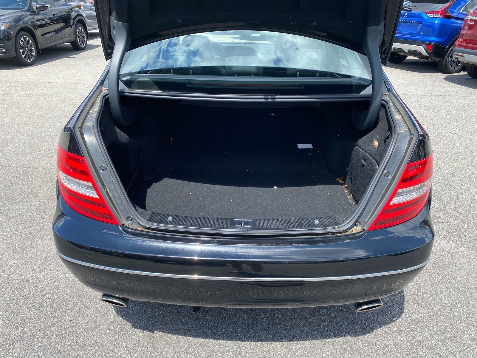 2012 Mercedes-Benz C 300 Luxury Sedan 12