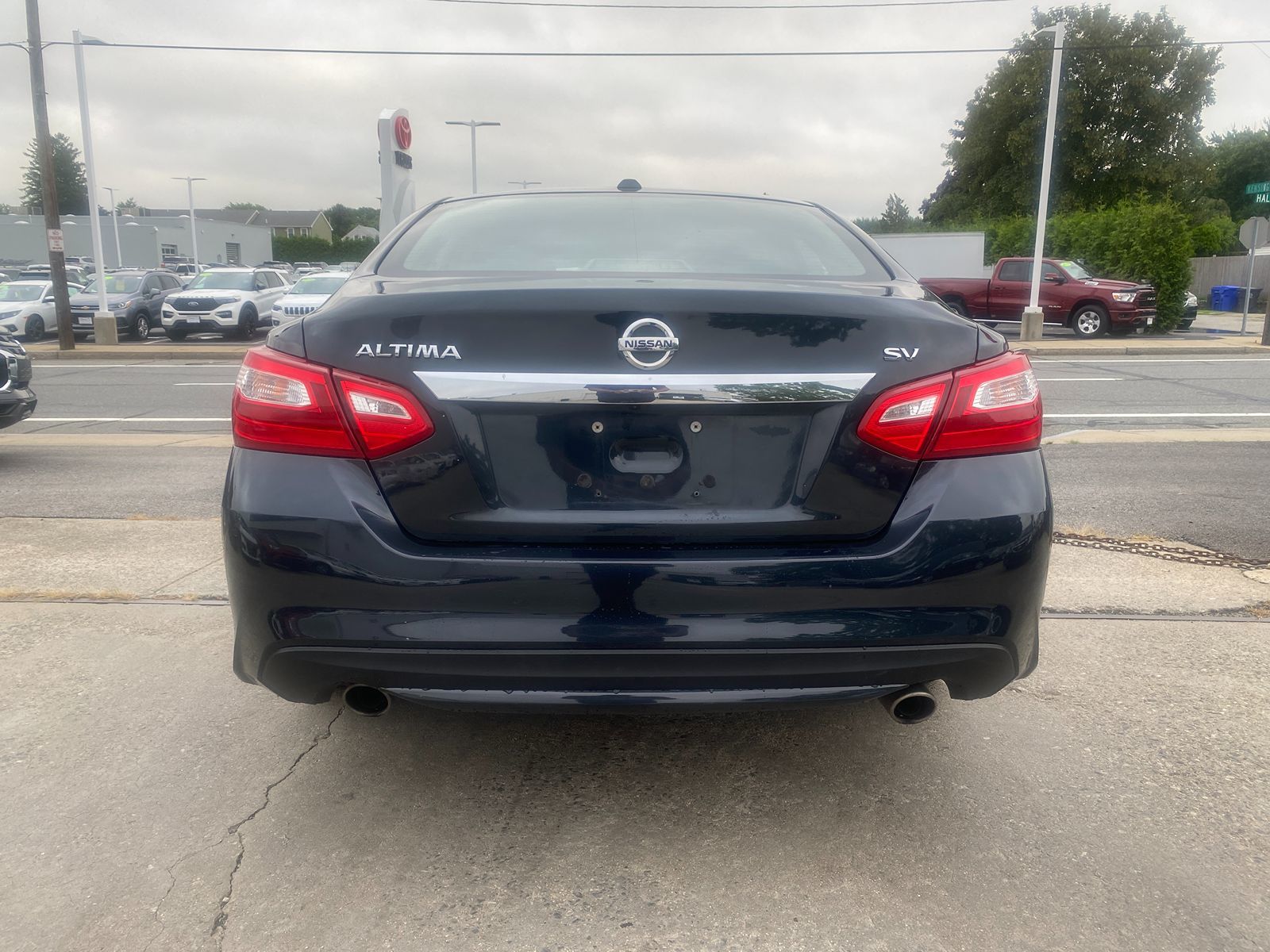 2017 Nissan Altima 2.5 SV 10