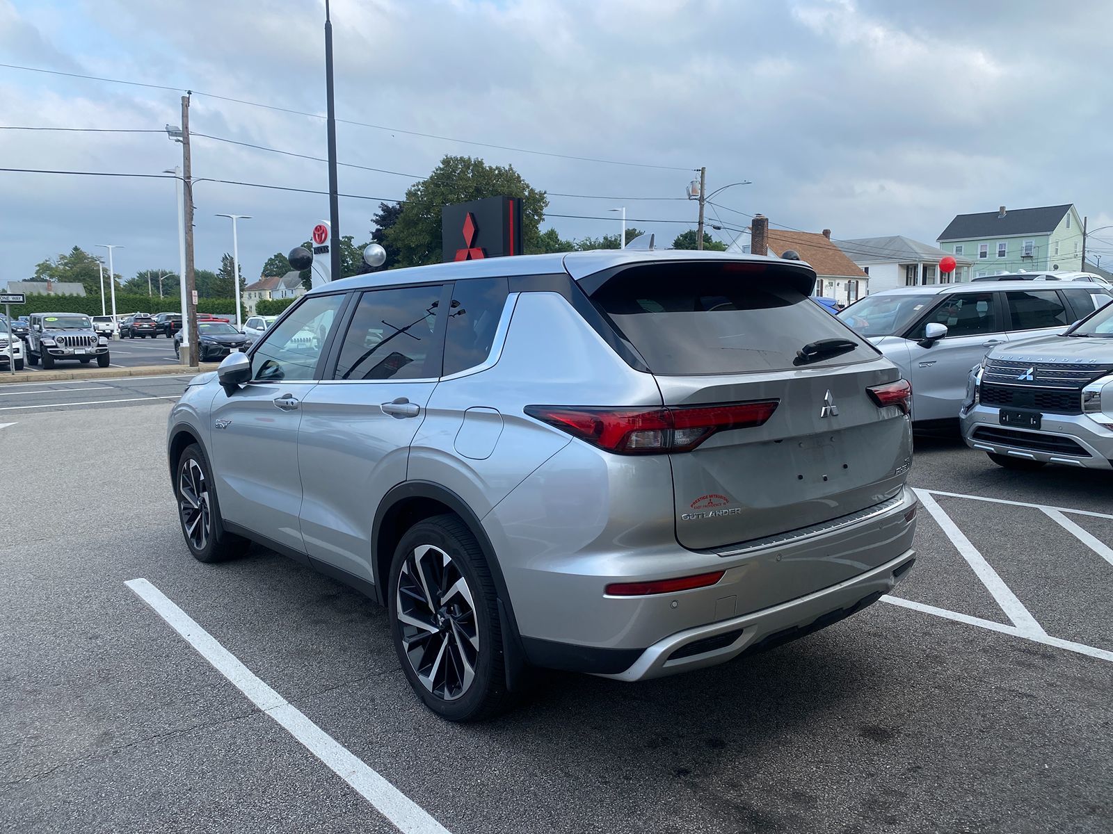 2023 Mitsubishi Outlander PHEV SE 4