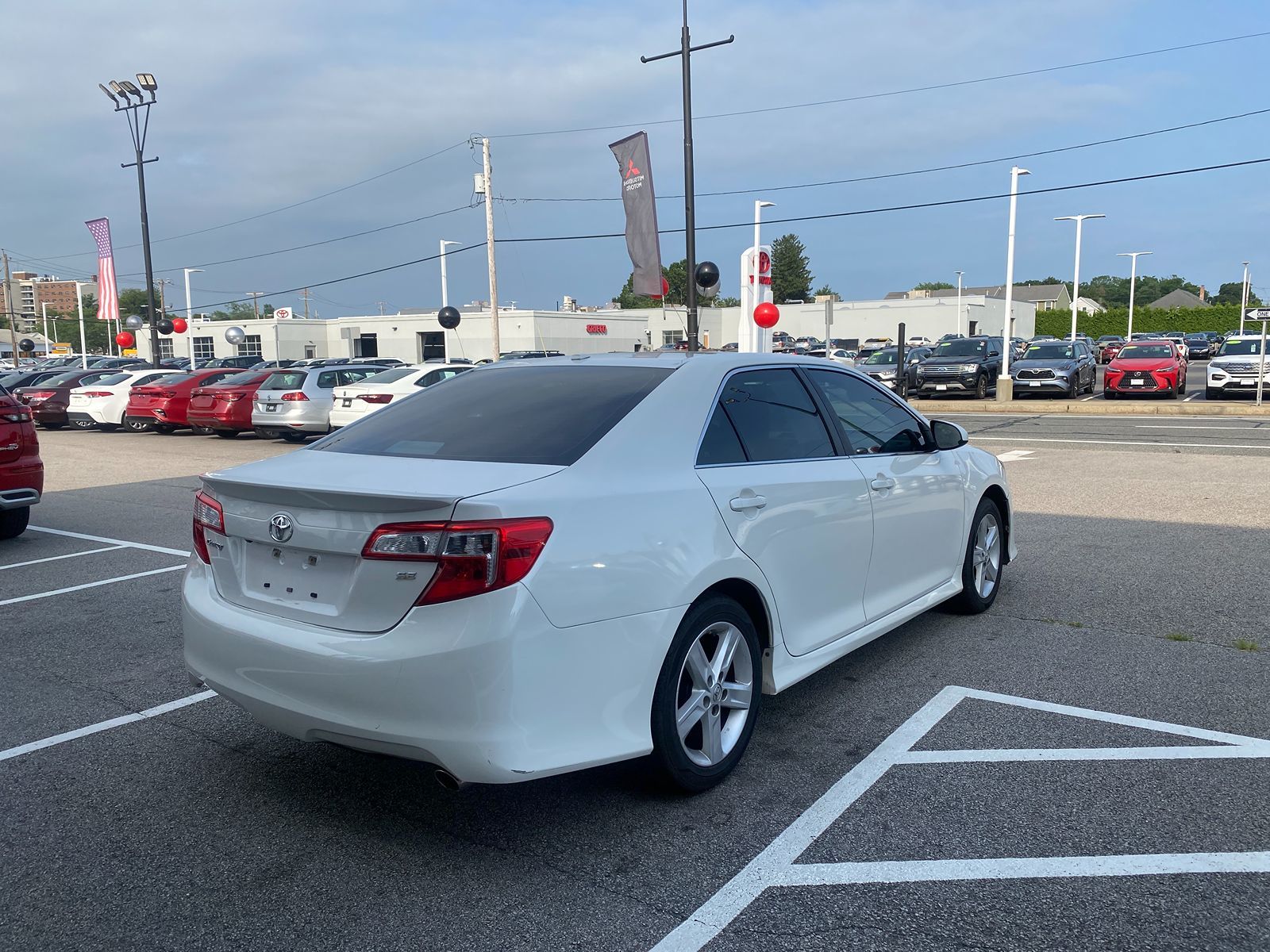 2014 Toyota Camry SE 3