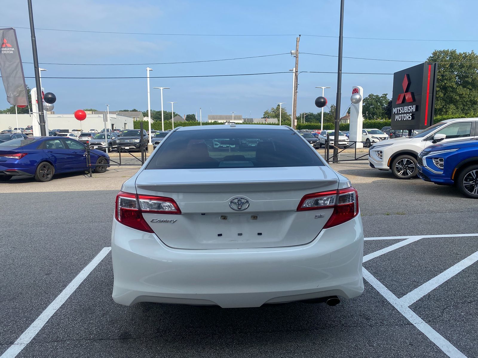 2014 Toyota Camry SE 10