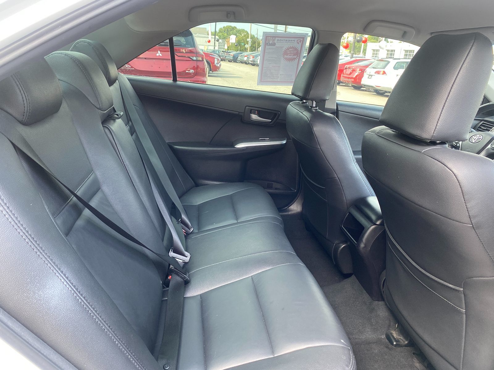 2014 Toyota Camry SE 29