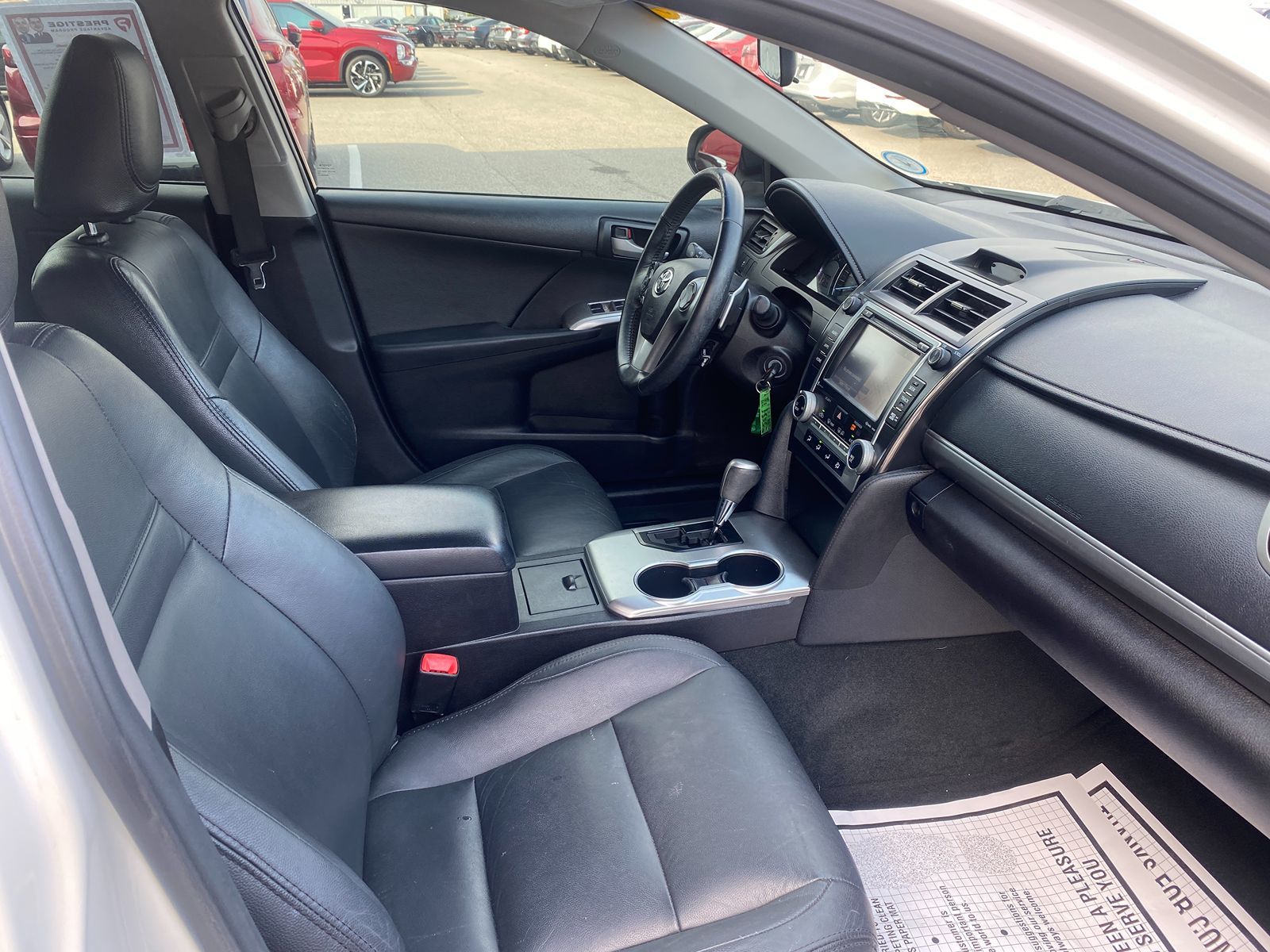 2014 Toyota Camry SE 31