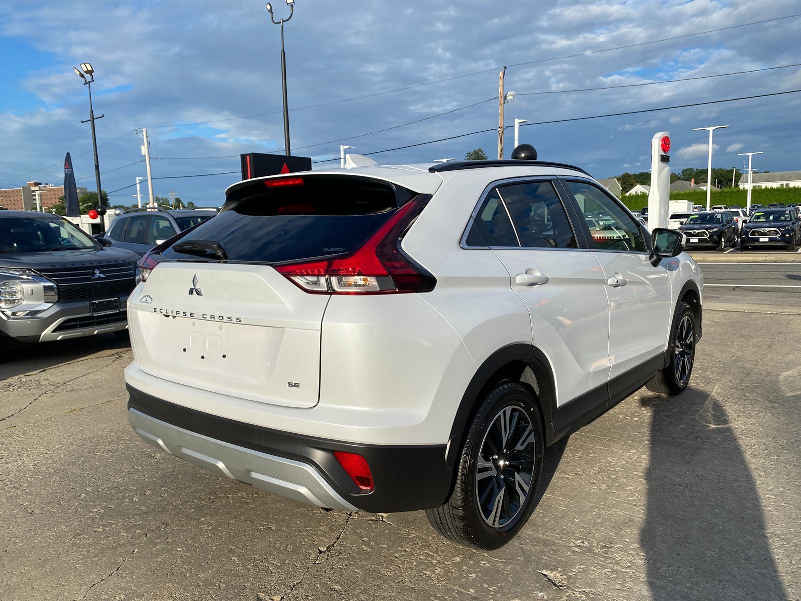 2024 Mitsubishi Eclipse Cross SE 3