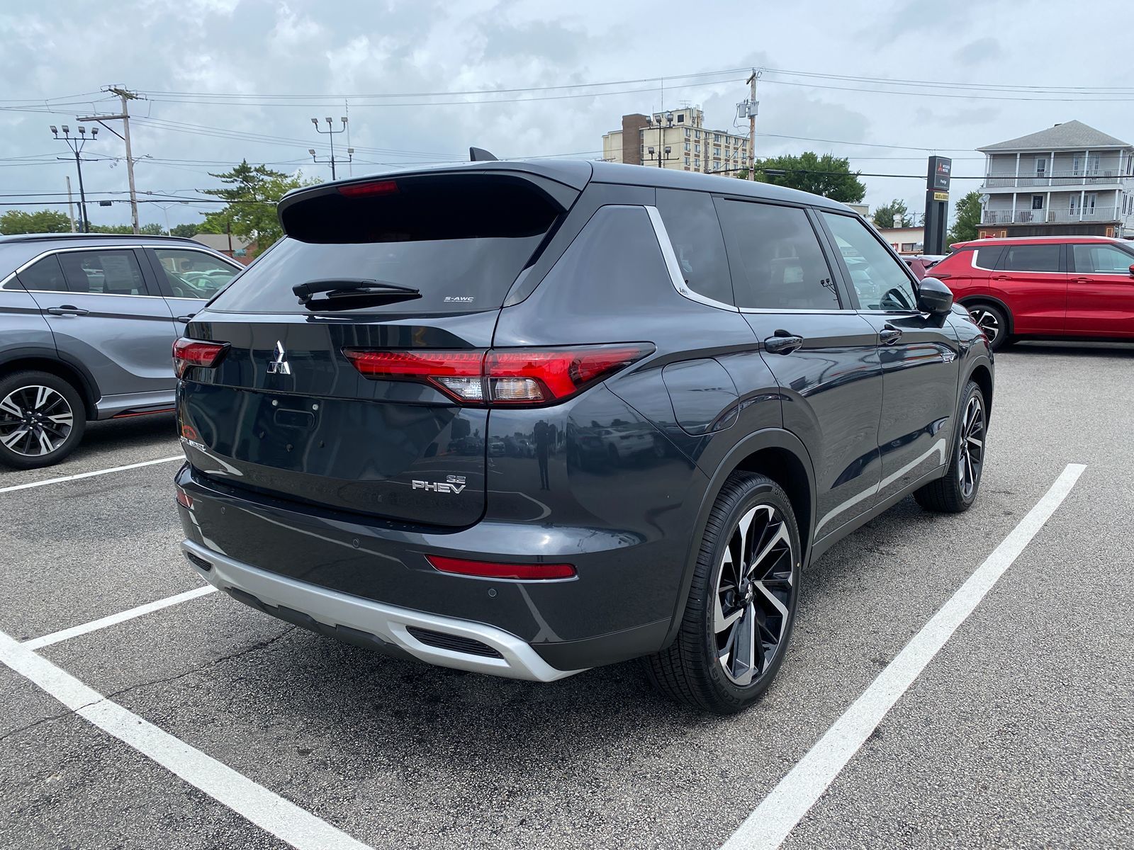 2024 Mitsubishi Outlander Plug-In Hybrid SE 4