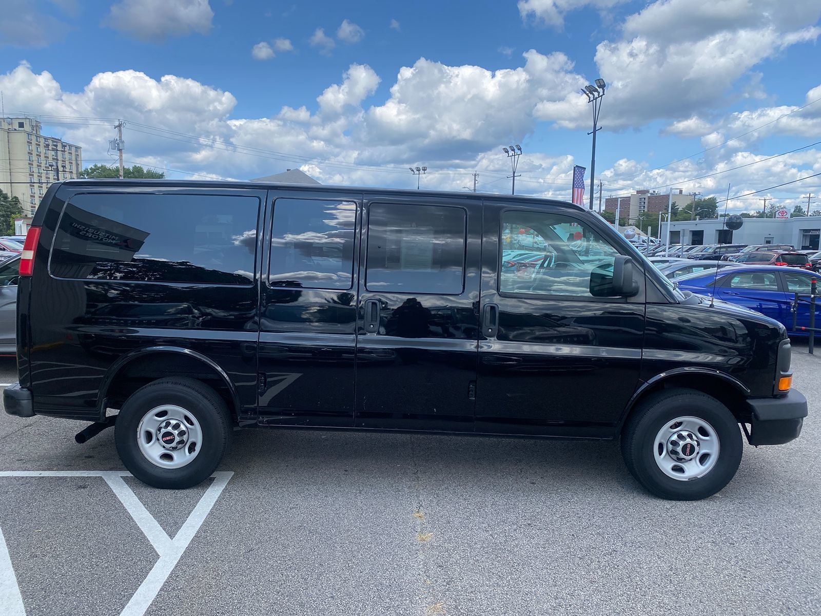 2014 GMC Savana Cargo Van  6