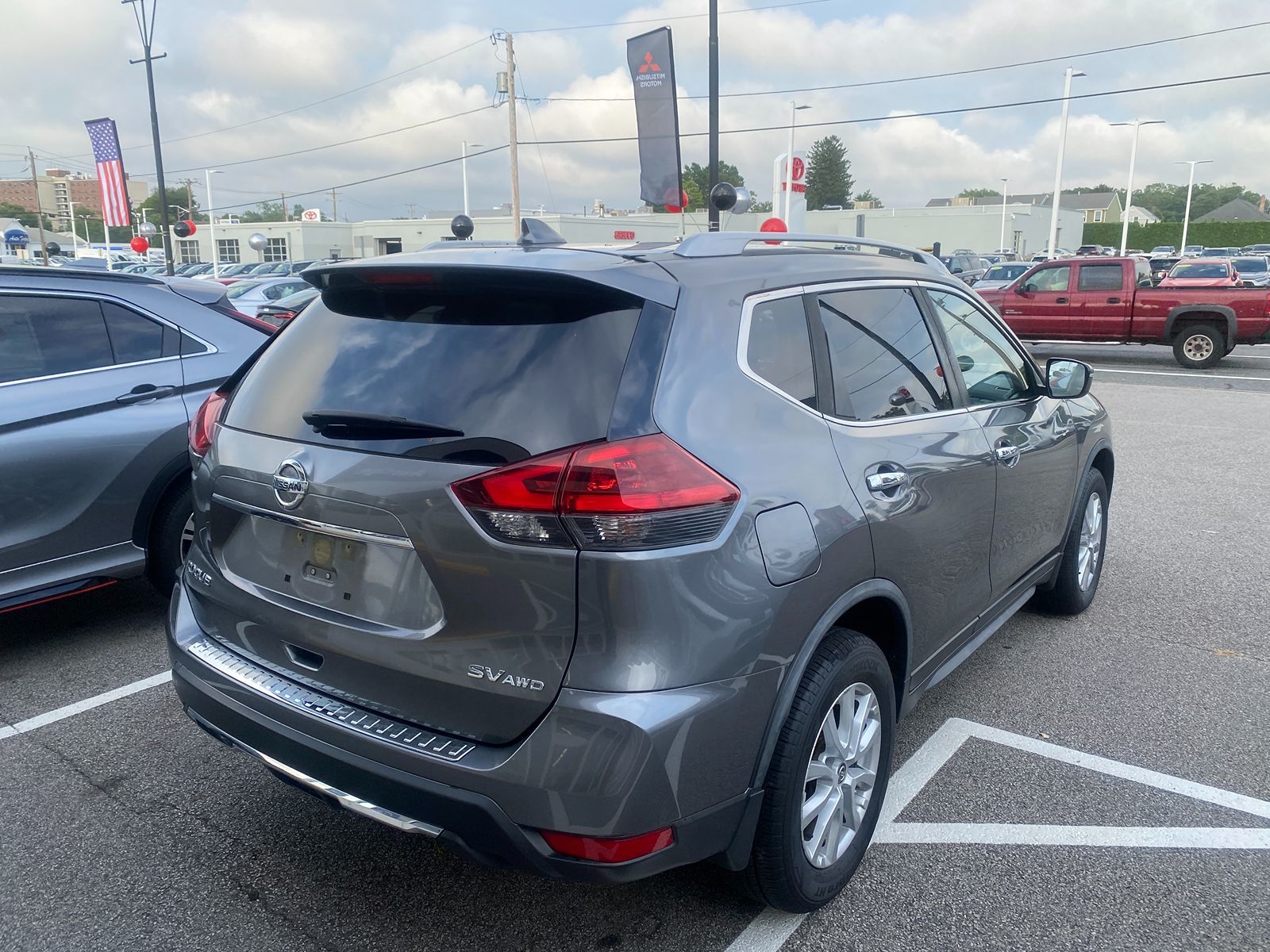 2018 Nissan Rogue SV 4