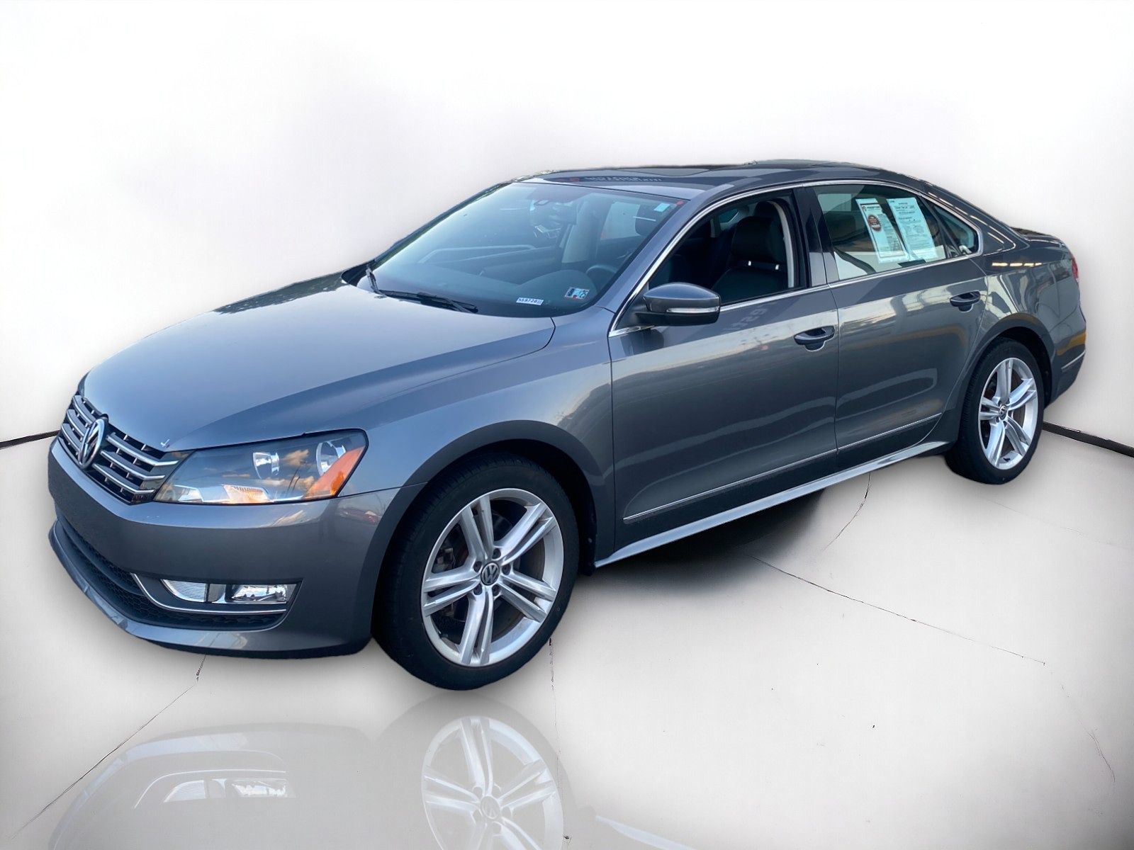 2014 Volkswagen Passat TDI SE w/Sunroof & Nav 2