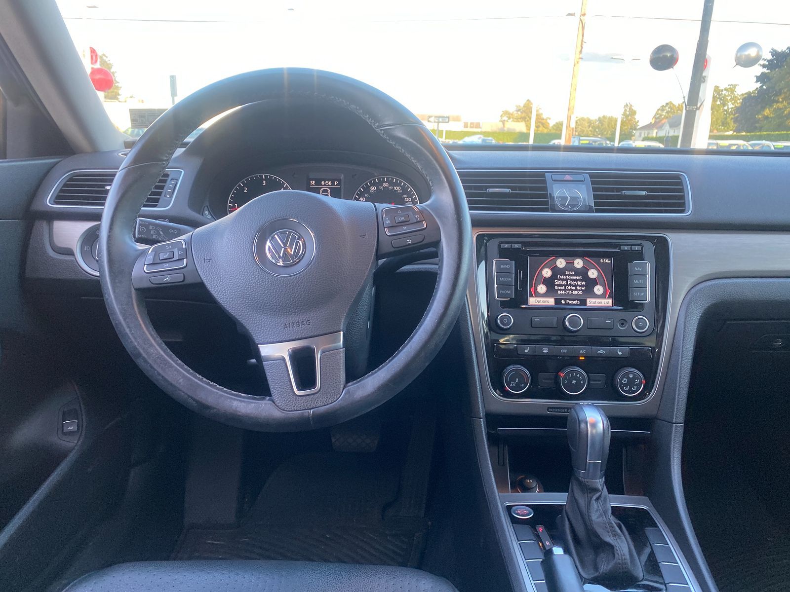 2014 Volkswagen Passat TDI SE w/Sunroof & Nav 13