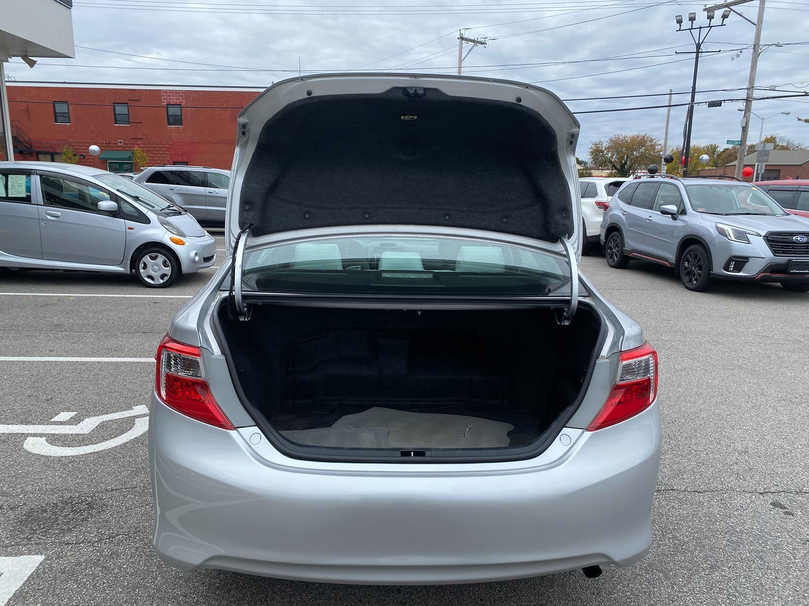 2012 Toyota Camry Hybrid LE 25