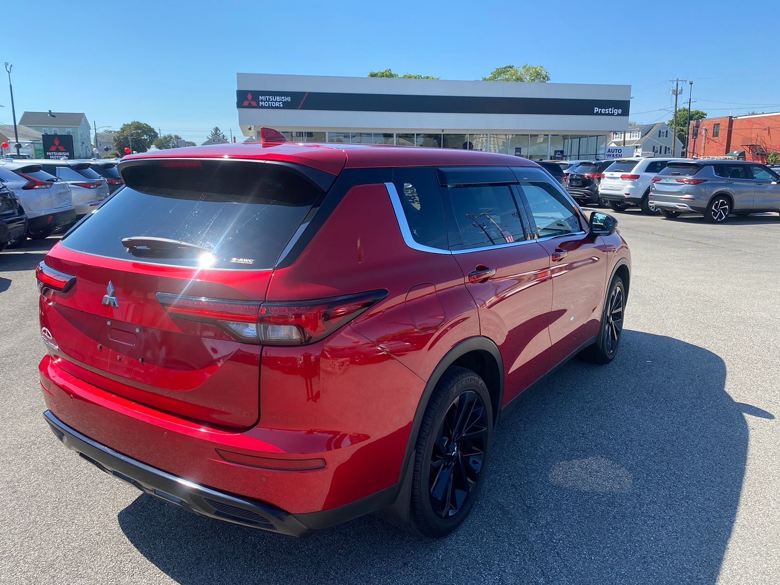 2022 Mitsubishi Outlander Black Edition 3