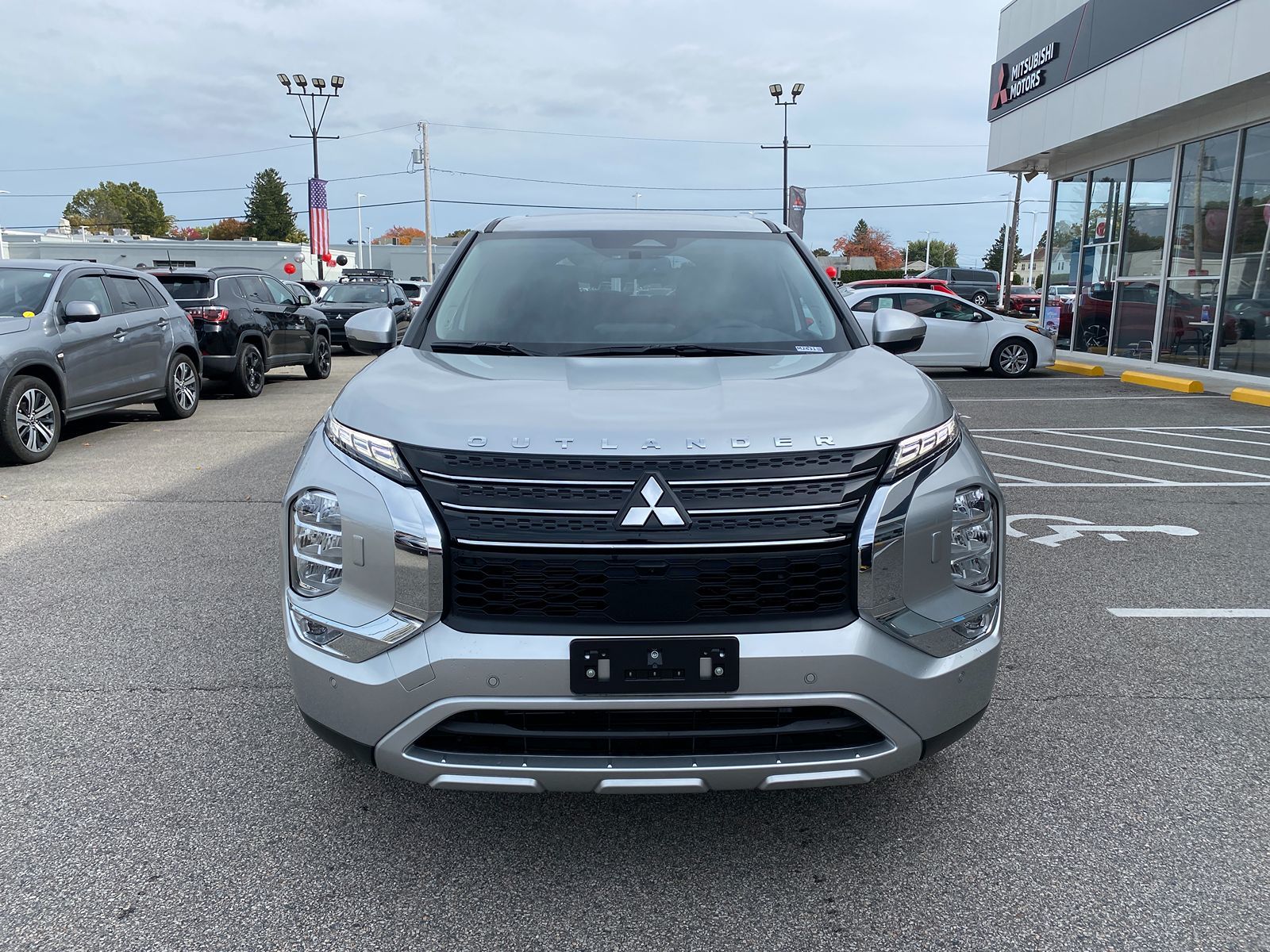 2024 Mitsubishi Outlander SE 3