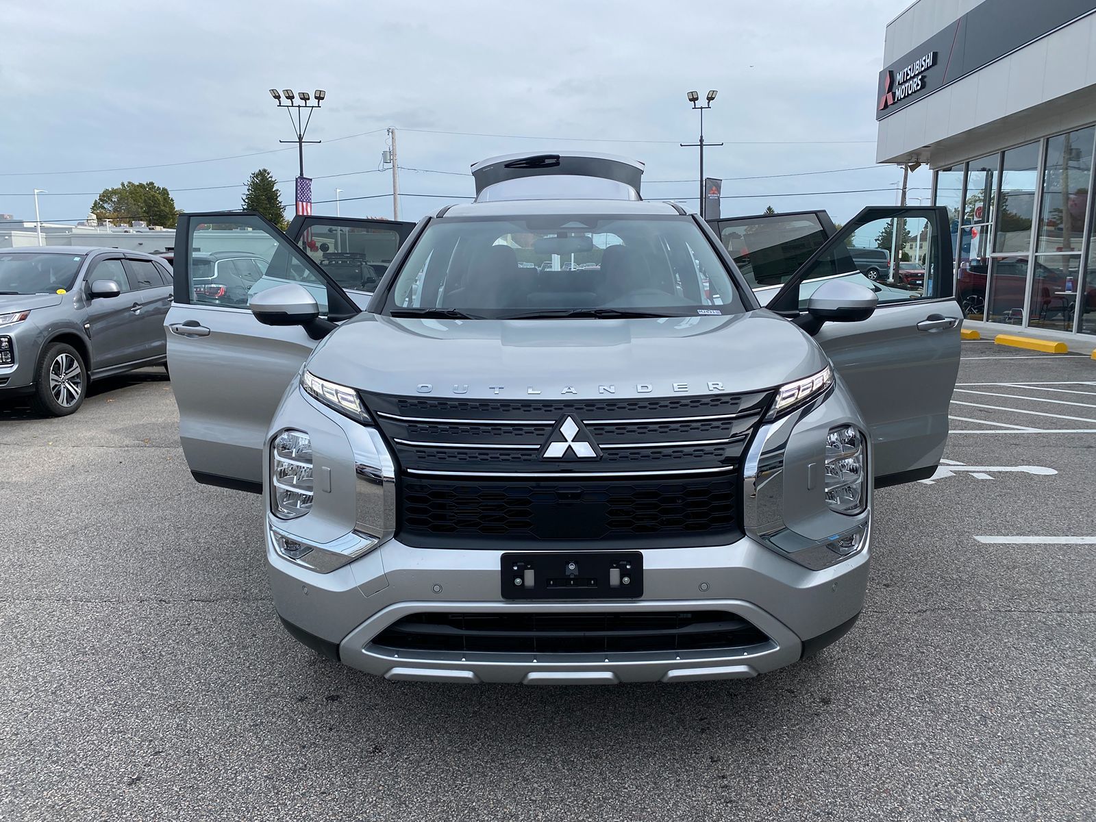 2024 Mitsubishi Outlander SE 30