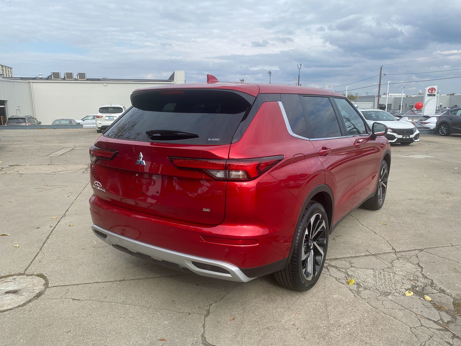 2024 Mitsubishi Outlander SE 8