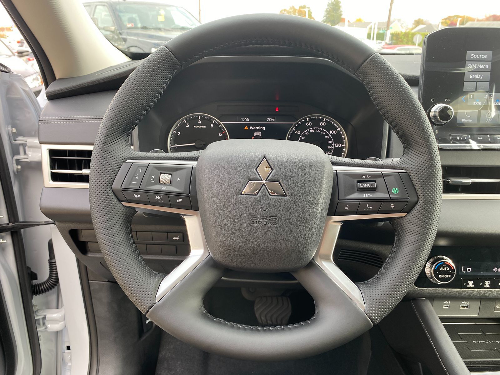 2024 Mitsubishi Outlander SE 15