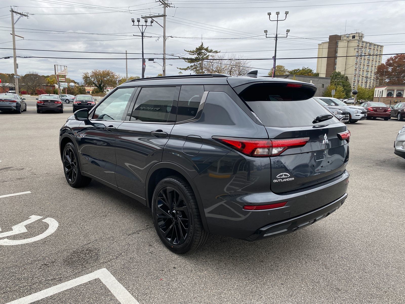 2025 Mitsubishi Outlander Plug-In Hybrid SEL Black Edition 5