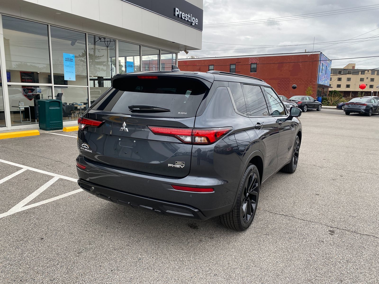 2025 Mitsubishi Outlander Plug-In Hybrid SEL Black Edition 8