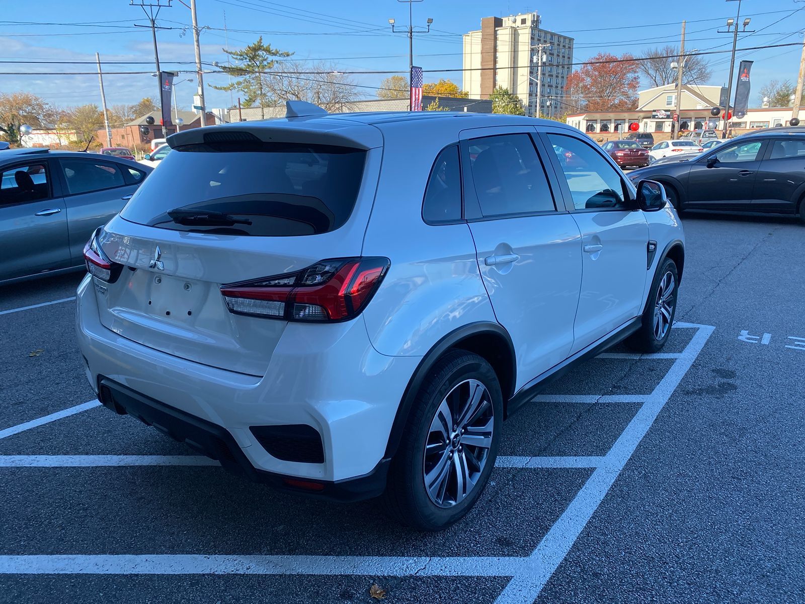 2020 Mitsubishi Outlander Sport ES 2.0 4