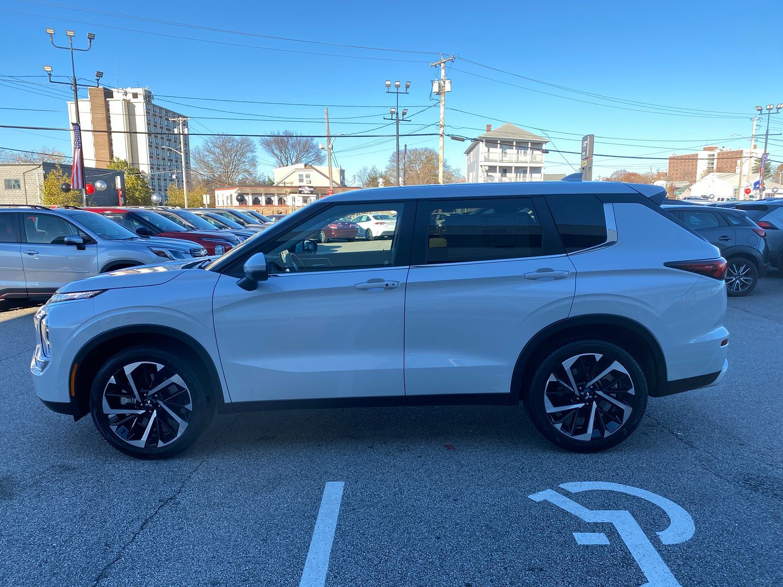 2024 Mitsubishi Outlander SE 10