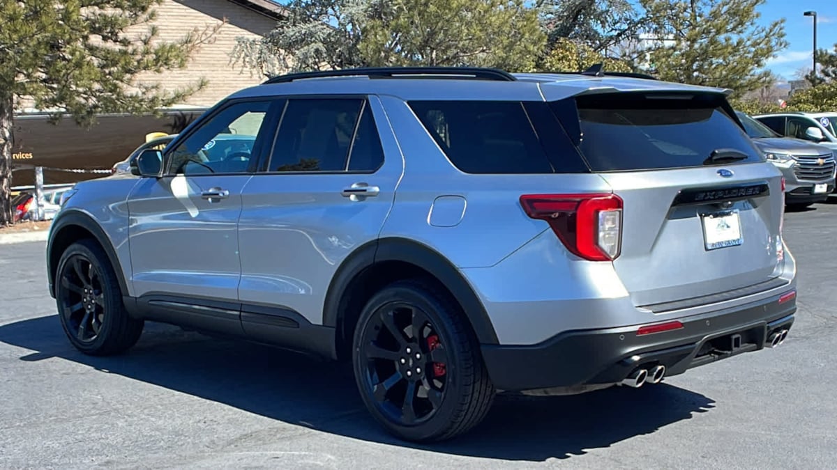 2022 Ford Explorer ST 7