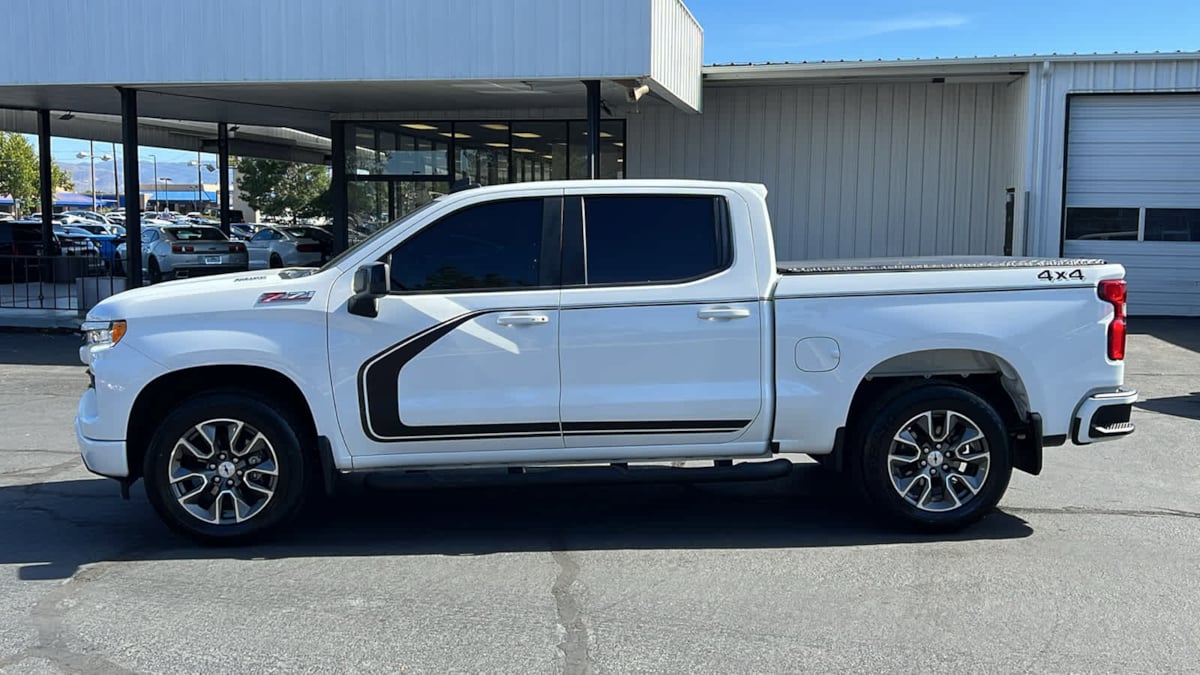 2022 Chevrolet Silverado 1500 RST 8