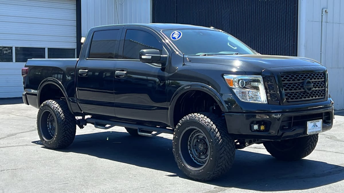 2019 Nissan Titan PRO-4X 3