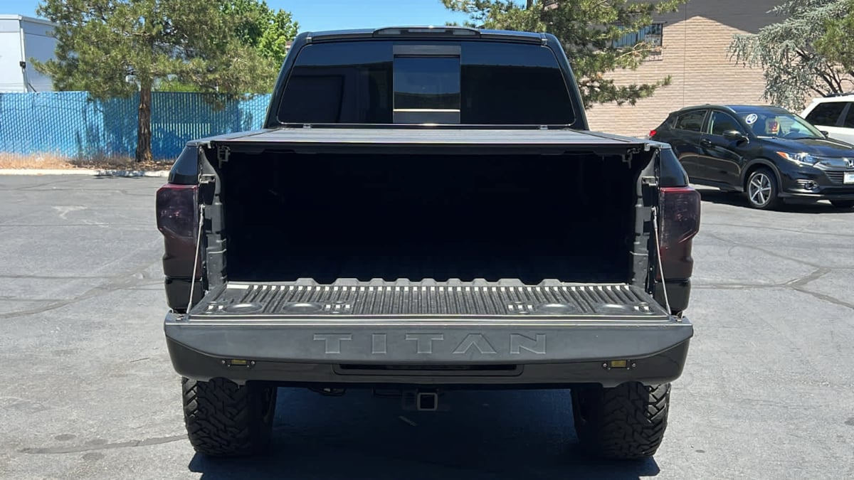 2019 Nissan Titan PRO-4X 11