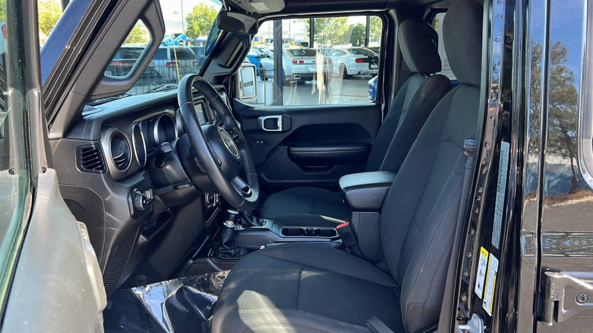 2019 Jeep Wrangler Unlimited Sport S 28