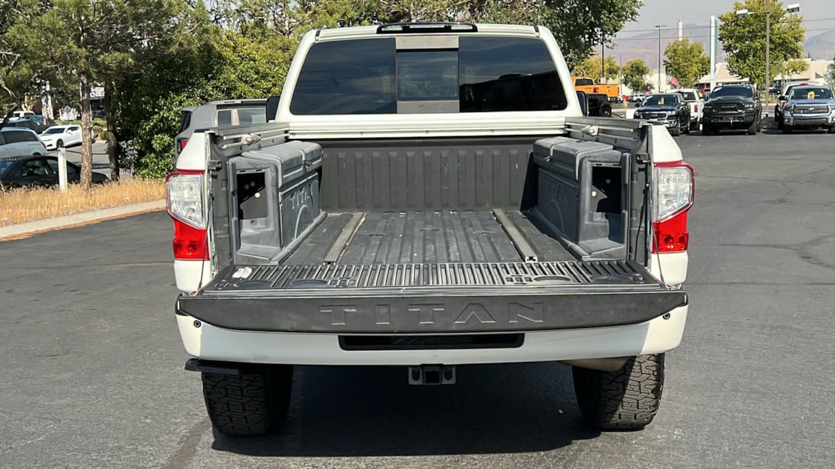 2017 Nissan Titan XD PRO-4X 11