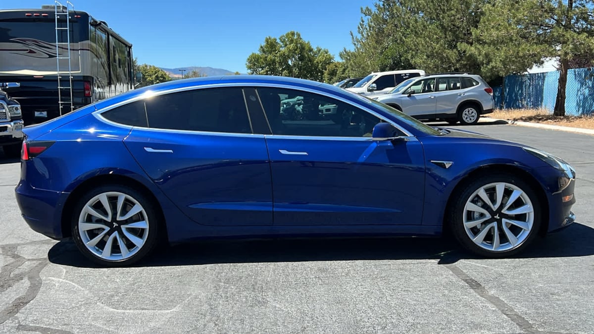 2020 Tesla Model 3 Standard Range 4