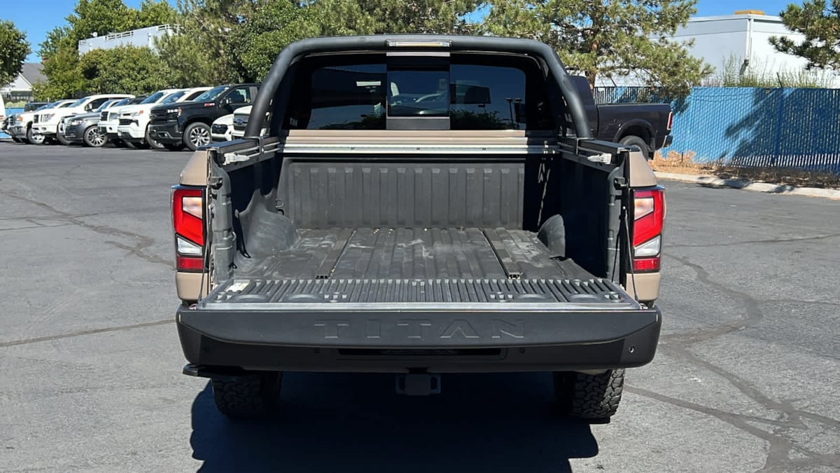 2020 Nissan Titan PRO-4X 11