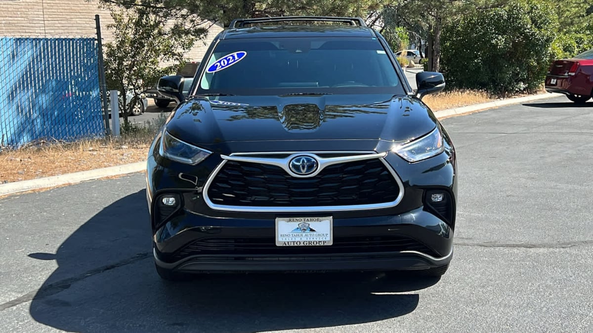 2021 Toyota Highlander Hybrid LE 2