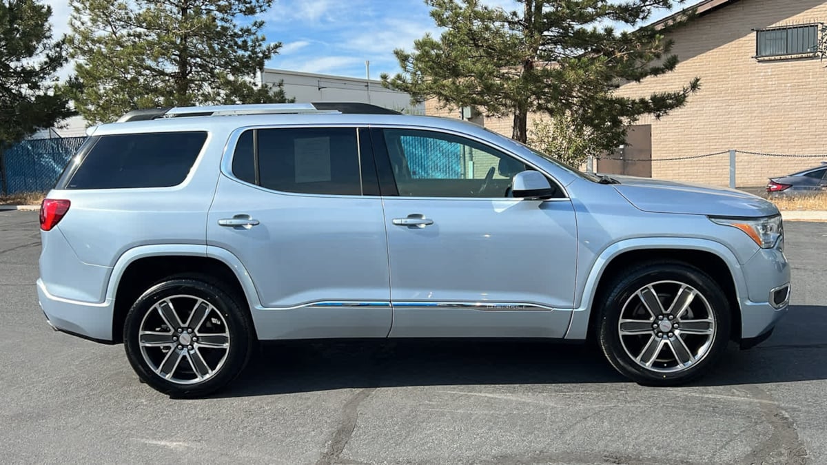 2017 GMC Acadia Denali 4