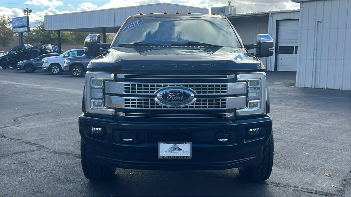 2017 Ford Super Duty F-350 DRW Platinum 2