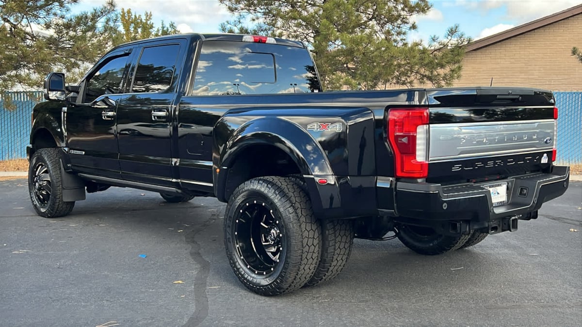 2017 Ford Super Duty F-350 DRW Platinum 7