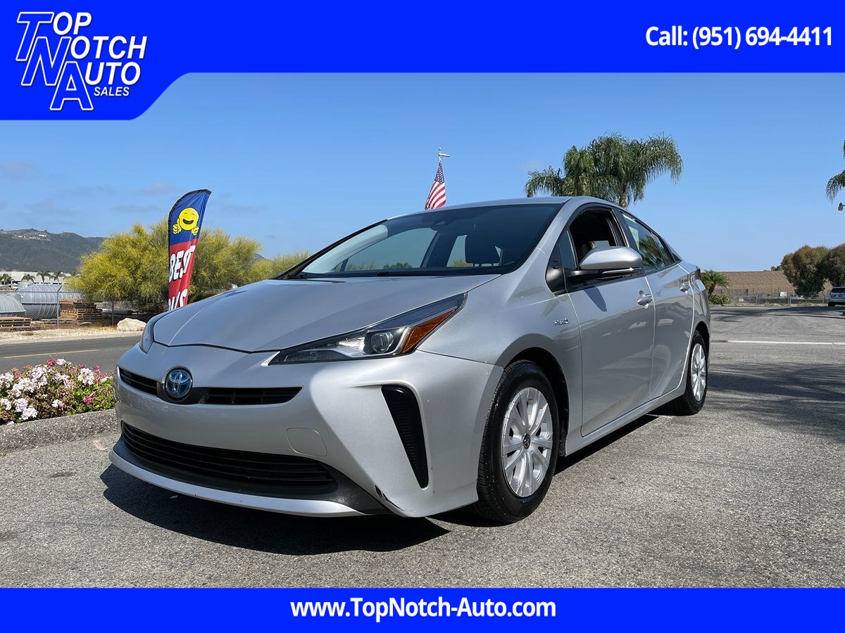 2022 Toyota Prius LE